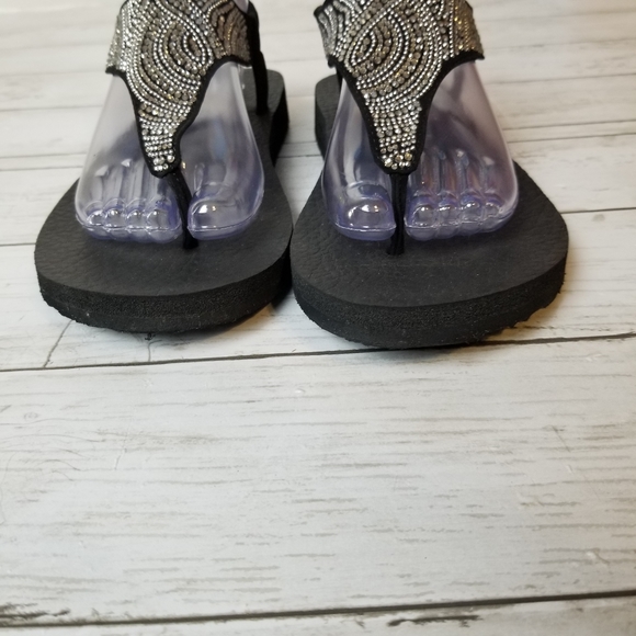 Skechers Yoga Foam Meditation Rhinestone Bling Thong Sandals NWOT - Picture 3 of 8